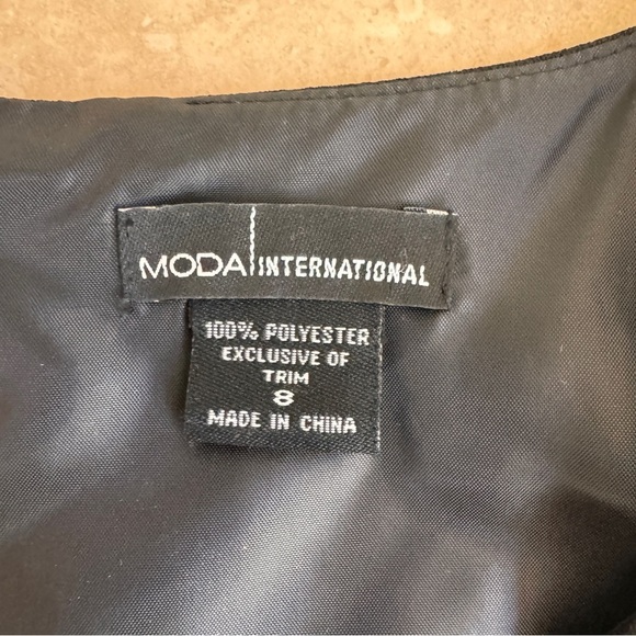 Moda International Sleeveless V Neck Classic Little Black Dress Womens Size 8 - Picture 11 of 12